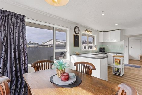 Photo of property in 8 Gibbs Drive, Woodend, 7610