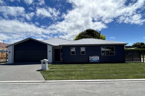 Photo of property in 9 George Yee Place, Taradale, Napier, 4112