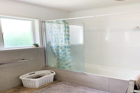 Photo of property in 44 Rimutaka Place, Titirangi, Auckland, 0604