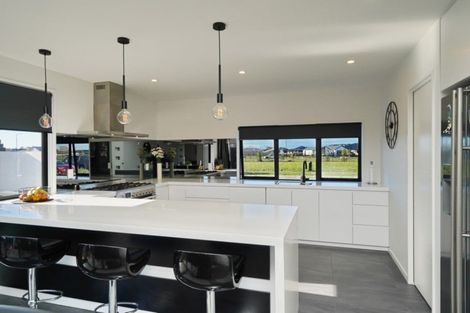 Photo of property in 14 Ellesmere Street, Marshland, Christchurch, 8083