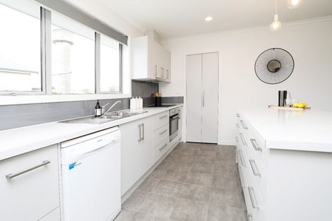 Photo of property in 12 Queen Street, Winton, 9720