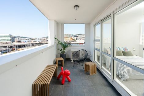 Photo of property in Stadium Garden Flats, 315/107 Thorndon Quay, Pipitea, Wellington, 6011