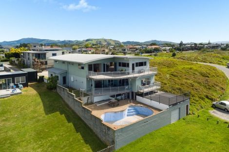 Photo of property in 1011 Papamoa Beach Road, Papamoa Beach, Papamoa, 3118