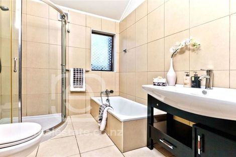 Photo of property in 41 Kennedy Avenue, Forrest Hill, Auckland, 0620