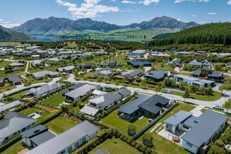 Photo of property in 9 Centre Crescent, Wanaka, 9305