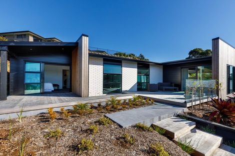 Photo of property in 46 Fernbrook Drive, Hurworth, New Plymouth, 4310