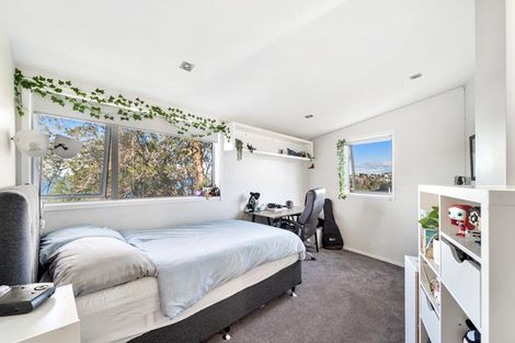 Photo of property in 30c Wade River Road, Stanmore Bay, Whangaparaoa, 0932