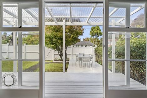 Photo of property in 1/14 Montgomery Avenue, Belmont, Auckland, 0622