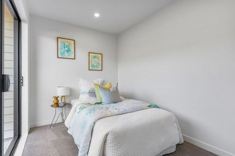 Photo of property in 121a Sycamore Drive, Sunnynook, Auckland, 0620