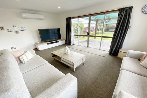 Photo of property in 15 Oldwood Street, Bishopdale, Christchurch, 8053