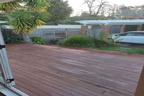 Photo of property in 28 Ocean View Road, Northcote, Auckland, 0627