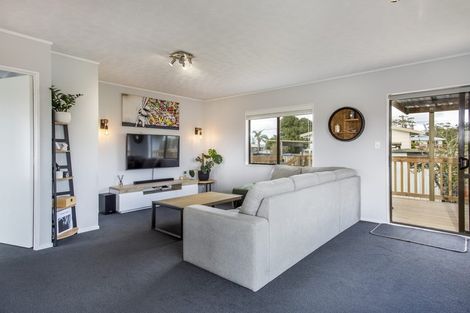 Photo of property in 2/204 Parkhurst Road, Parakai, 0830