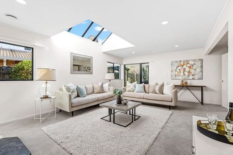 Photo of property in 22 Settlers Grove, Orewa, 0931