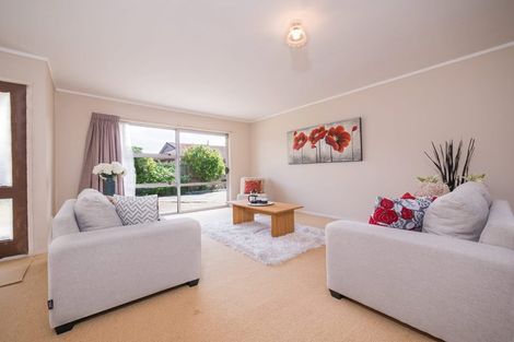 Photo of property in 2/17 Berwyn Avenue, Takanini, 2112