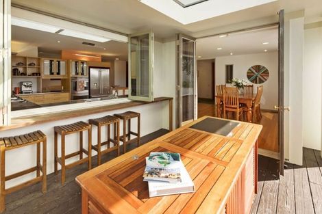 Photo of property in 437 Muritai Road, Eastbourne, Lower Hutt, 5013