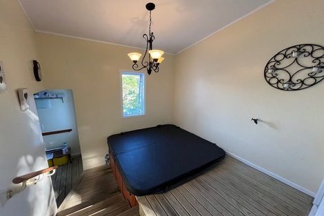 Photo of property in 18 Karachi Crescent, Khandallah, Wellington, 6035