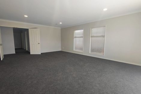 Photo of property in 6 Chadlington Avenue, Henderson, Auckland, 0612