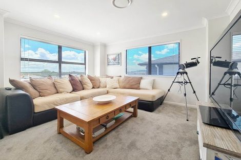 Photo of property in 118 Mcquoids Road, Flat Bush, Auckland, 2019