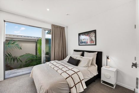 Photo of property in 73 Warman Road, Okura, Albany, 0792