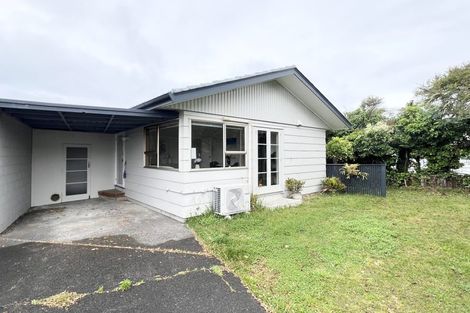 Photo of property in 2/2 Colin Wild Place, Glenfield, Auckland, 0629