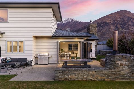 Photo of property in 9 Bridesdale Drive, Lake Hayes, Queenstown, 9304