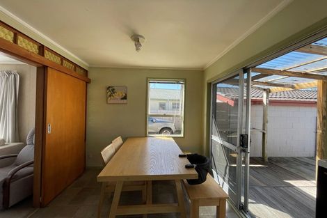 Photo of property in 21 Lisa Rise, Half Moon Bay, Auckland, 2012