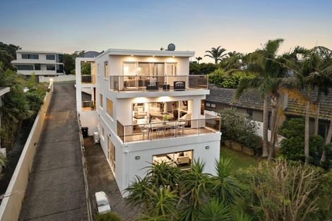Photo of property in 1/25 Churchill Road, Murrays Bay, Auckland, 0630