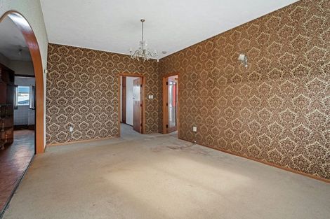 Photo of property in 18 Woburn Road, Northland, Wellington, 6012