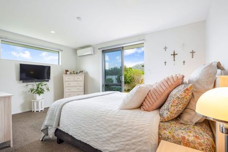 Photo of property in 13 Robert Might Road, Kumeu, 0810