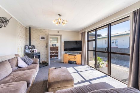 Photo of property in 8 Mackenzie Street, Winton, 9720