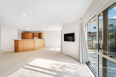 Photo of property in 14 Palmgreen Court, Stanmore Bay, Whangaparaoa, 0932