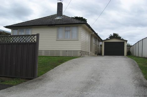 Photo of property in 20 Farnborough Crescent, Mangere, Auckland, 2022
