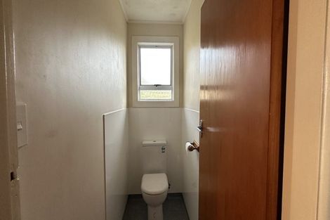 Photo of property in 9 Omega Street, Newlands, Wellington, 6037