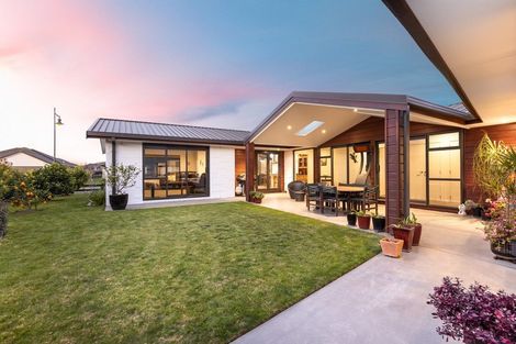 Photo of property in 2 Clifford Close, Leamington, Cambridge, 3432