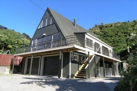 Photo of property in 64 Bridge Road, Birchville, Upper Hutt, 5018