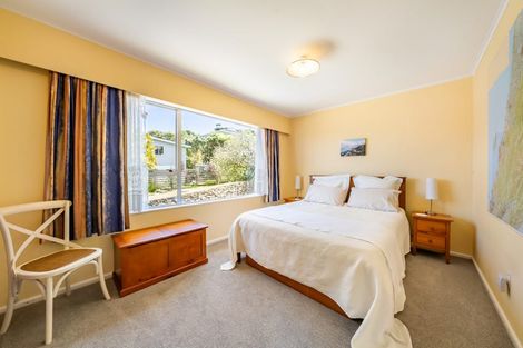Photo of property in 12 The Track, Plimmerton, Porirua, 5026