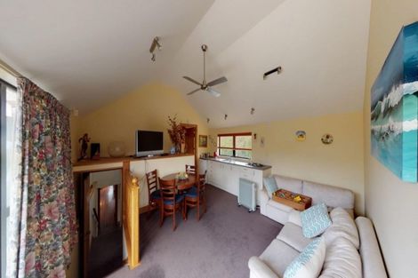 Photo of property in 312 Heatherlea Road East, Levin, 5571