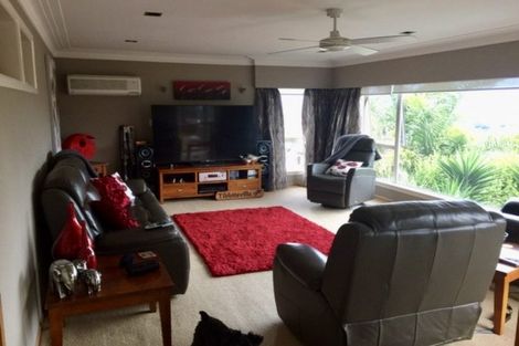 Photo of property in 95 Bradbury Road, Botany Downs, Auckland, 2010
