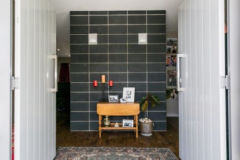 Photo of property in 18 Oak Place, Poraiti, Napier, 4112