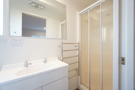 Photo of property in 2/46 La Trobe Street, Pakuranga Heights, Auckland, 2010