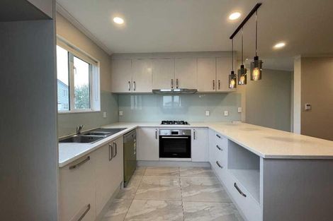 Photo of property in 23 Warbler Crescent, Papakura, 2110