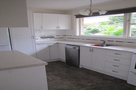 Photo of property in 2 Leybourne Avenue, Waikanae, 5036