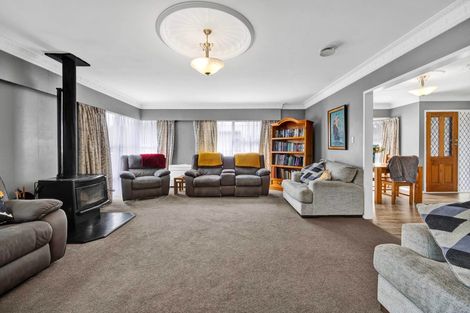 Photo of property in 14 Kowhai Street, Inglewood, 4330