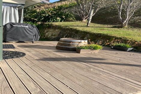 Photo of property in 2 Meadowcroft Grove, Johnsonville, Wellington, 6037