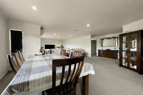 Photo of property in 10a Kororako Grove, Whalers Gate, New Plymouth, 4310