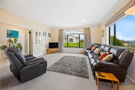Photo of property in 8 Amesbury Rise, Henderson, Auckland, 0612