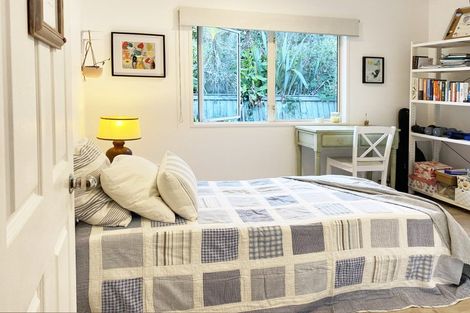 Photo of property in 39 Emlyn Place, Torbay, Auckland, 0630