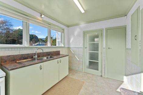 Photo of property in 36 Totara Park Road, Clouston Park, Upper Hutt, 5018