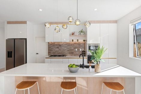 Photo of property in 28 Konoba Avenue, Kumeu, 0810