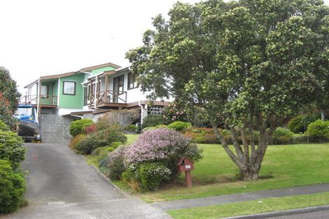 Photo of property in 17 Kellyville Heights, Merrilands, New Plymouth, 4312
